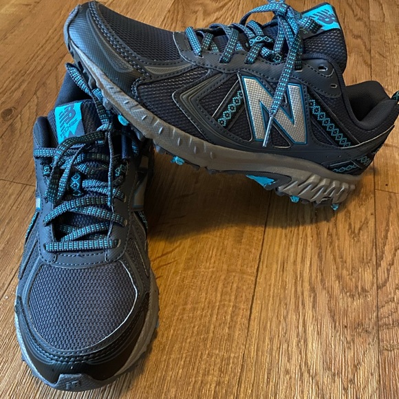 Women new balance trail hiking sneakers size 10 - Picture 2 of 6